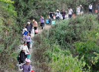 翻山越嶺取水路